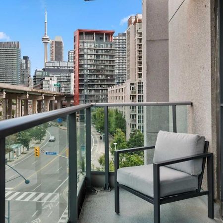 טורונטו Cn Tower View With Free Parking, Pool, & More Amenities מראה חיצוני תמונה