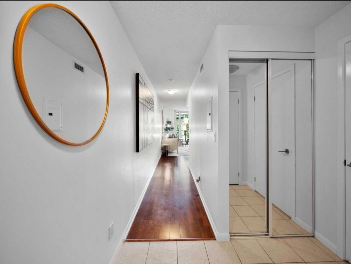 טורונטו Cn Tower View With Free Parking, Pool, & More Amenities מראה חיצוני תמונה