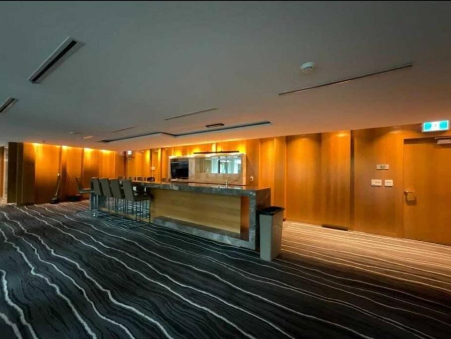טורונטו Cn Tower View With Free Parking, Pool, & More Amenities מראה חיצוני תמונה
